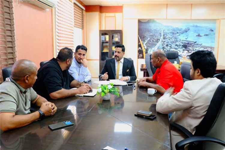 وكيل الشباب بعدن يلتقي بعثة منتخب مصارعة الذراعين وينقل اهتمام المحافظ بدعم مشاركتها في بطولة العالم