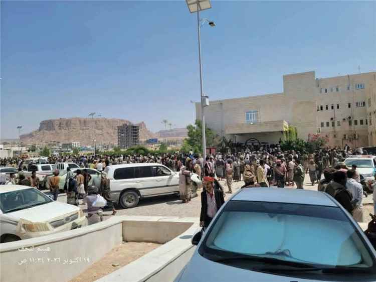 محور سبأ ينعى شهداء معسكر العلم بشبوة ويؤكد: هذه التضحيات تزيدنا إصرار وعزيمة لاجتثاث مشروع الحوثي الإرهابي