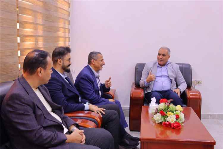 وزير التربية والتعليم يبحث مع رئيس مجلس إدارة مجموعة بازرعة سبل دعم العملية التعليمية