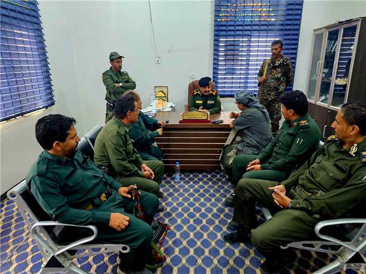 مدير عام شرطة شبوة يتفقد الجاهزية الأمنية بشرطة مديرية عتق