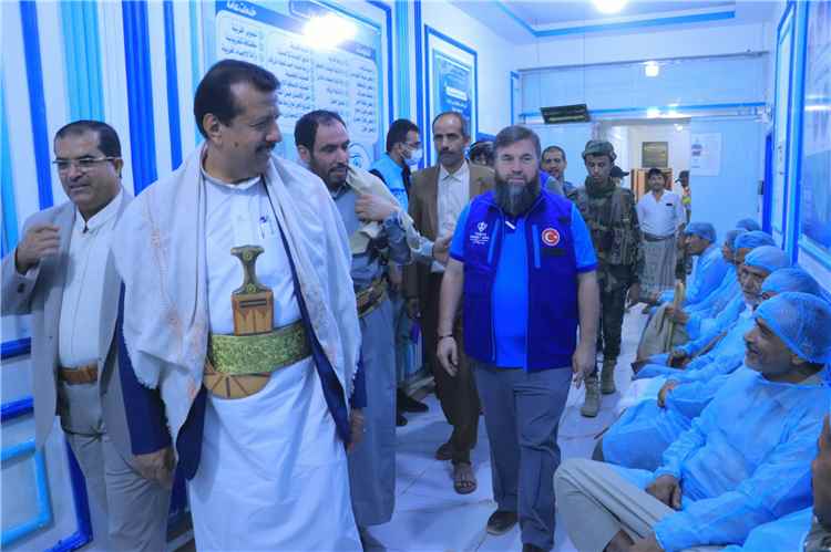 بدعم تركي.. تدشين مخيم طبي مجاني لإزالة المياه البيضاء في مأرب