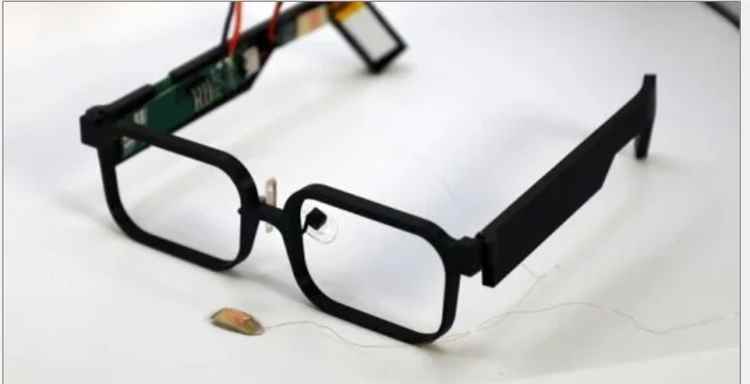 نظارات ذكية بلا بطارية تراقب الصحة وتستمد طاقتها من حركة الوجه