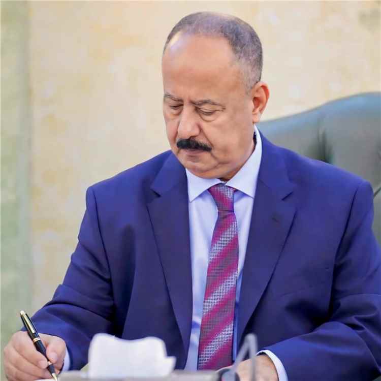 عاجل | وزير النقل يصدر قراراً بتشكيل لجنة تحقيق في الحادثة التي تعرضت لها طائرة "اليمنية" بالأردن