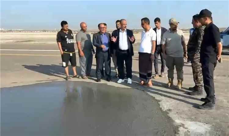 وزير النقل يعلن استئناف نشاط مطار عدن الدولي عقب توقفه جراء القصف الحوثي