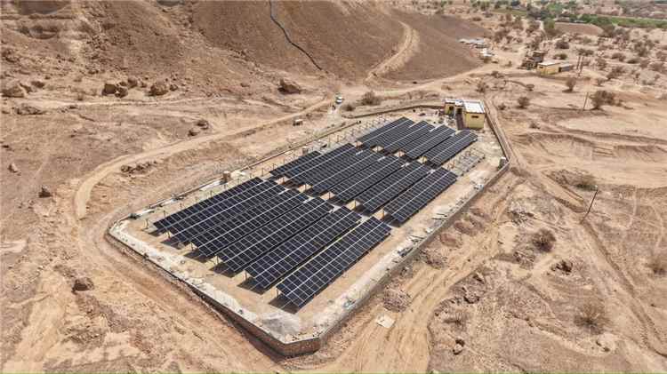 مشروعات حيوية تدعم استدامة مصادر المياه وتوسّع الاستفادة من الطاقة المتجددة في اليمن