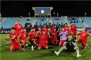 العيسي يهنئ بعثة منتخب الناشئين بالفوز على العراق ويحث اللاعبين على مواصلة العروض القوية