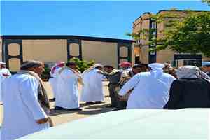 المحافظ بن الوزير يعود إلى عتق عقب زيارة عمل إلى المملكة العربية السعودية