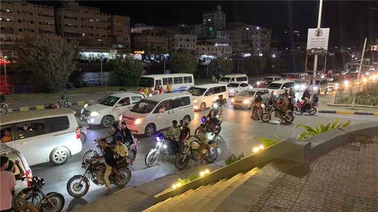مسيرة احتفائية شبابية تجوب شوارع المكلا بمناسبة نجاح انعقاد المؤتمر التأسيسي العام للمجلس التنسيقي الحضرمي الأعلى