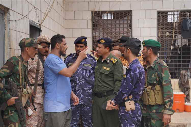 مدير أمن أبين يتفقد السجن المركزي ويوجّه بمتابعة قضايا النزلاء