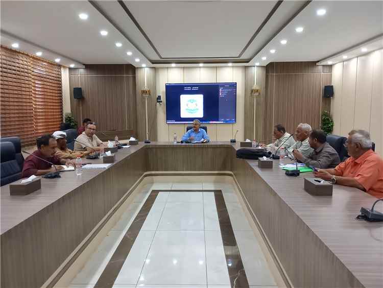 الوكيل عبدالملك ناجي يرأس الاجتماع الثاني للجنة المنبثقة عن المجلس الاستشاري للبذور بعدن