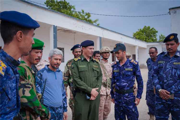 .مدير أمن أبين يقوم بزيارة تفقدية لشرطة النجدة ويطلع على سير العمل ومستوى الجاهزية الأمنية