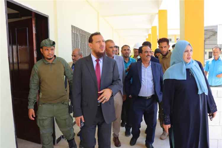 محافظ عدن يفتتح مدرسة الشهيد سالم قطن للتعليم الأساسي والثانوي بخورمكسر