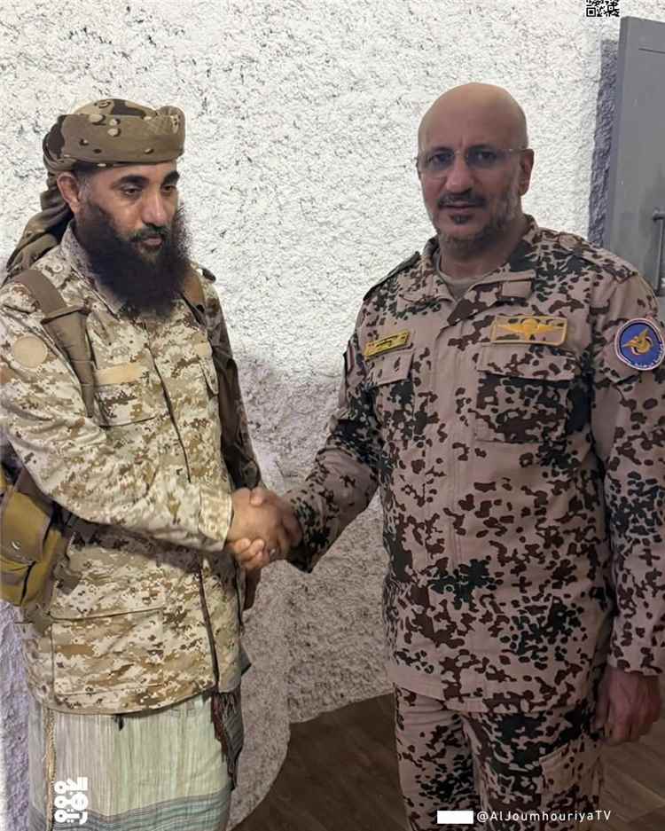 طارق صالح يبحث مع الصبيحي التطورات العسكرية في جبهات الساحل الغربي