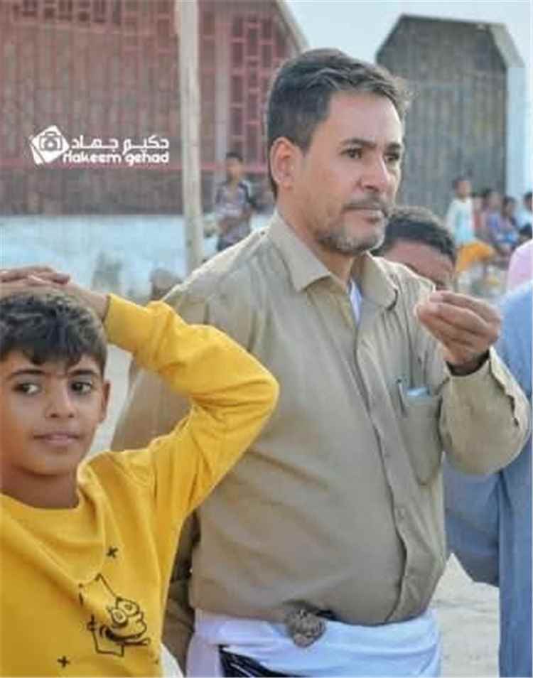 الشيخ جلال العزاني يعزي الشيخ أحمد العيسي في وفاة شقيقه الشيخ عيدروس