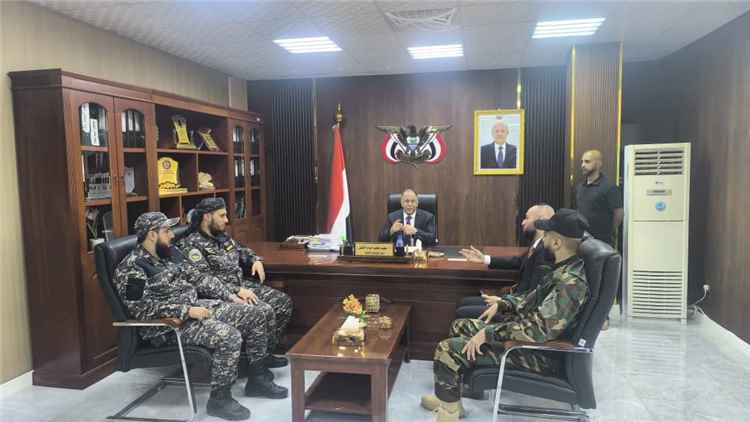 وزير الصناعة والتجارة يستقبل قائد قوات أمن المنشآت