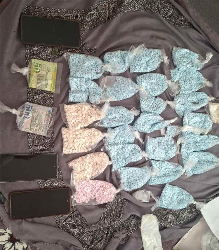 أمن منفذ الوديعة يحبط محاولة تهريب 12,500 حبة مخدرة إلى السعودية