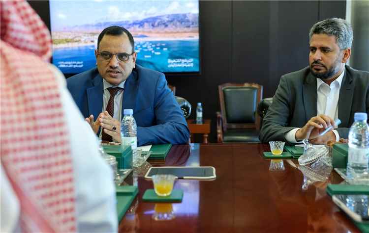 الوزير السقطري يبحث مع البرنامج السعودي تعزيز التعاون في قطاعات الزراعة والثروة السمكية