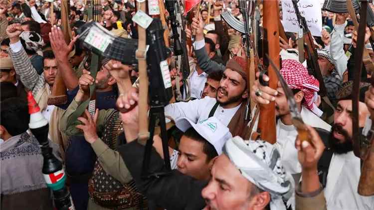 مصادر عسكرية : ميليشيا الحوثي تستعد لشن هجوم واسع بمرتفعات لحج وتعز