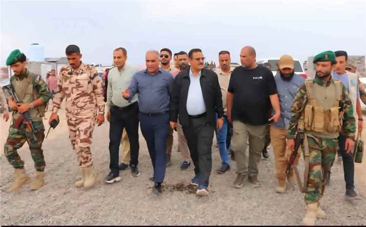 مشروع عدن الوطني يتفقد مخيم الفردوس ويدعو إلى تكثيف الاستجابة الإنسانية للنازحين