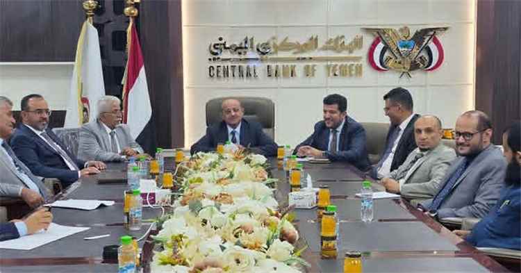 محافظ البنك المركزي يلتقي قيادات البنوك العاملة في الجمهورية اليمنية