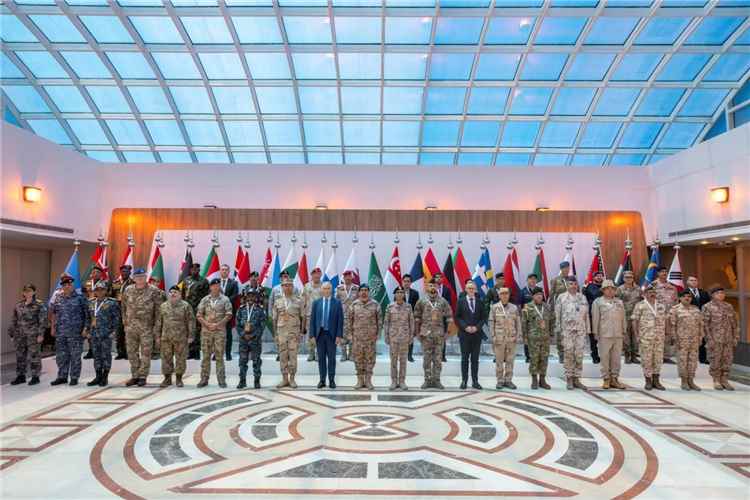 أوروبا ترفع مستوى التأهب جنوب البحر الأحمر