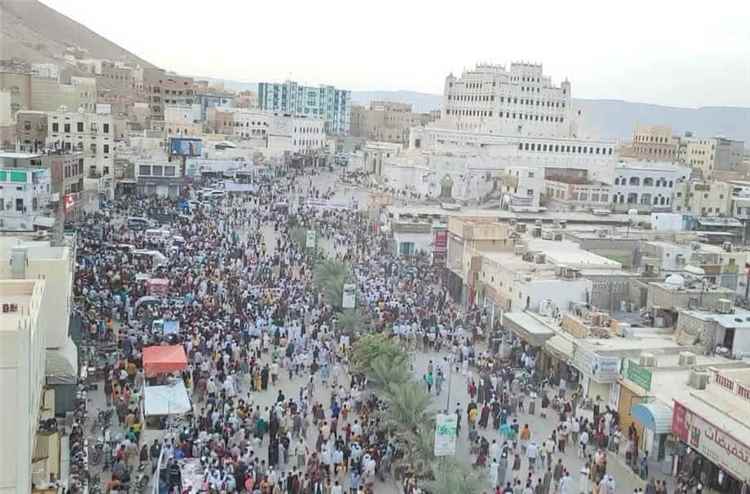 انطلاق فعاليات «مطلع المطالع» والزواج الجماعي التاسع عشر لـ 70 عريسًا وعروسًا بسيئون