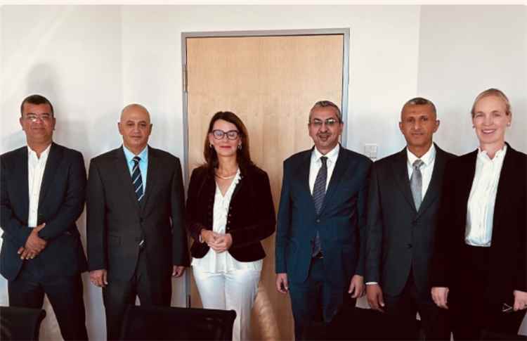 وزير المياه والبيئة يبحث مع وزيرة الدولة الالماني تعزيز التعاون في القطاعين المائي والبيئ