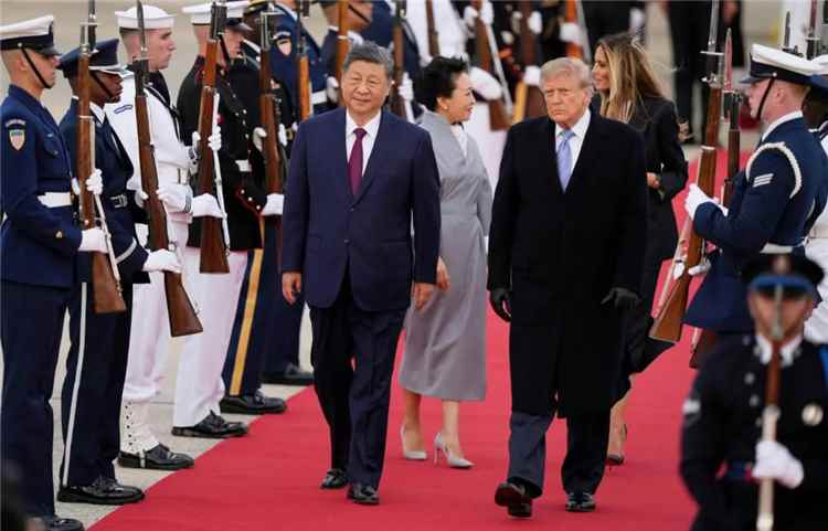 ترمب يكسر البروتوكول لاستقبال الرئيس الصيني في واشنطن.. وتمديد الهدنة التجارية حتى يناير