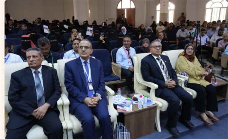 كلية الصيدلة بجامعة عدن تنظم يومها العلمي الخامس