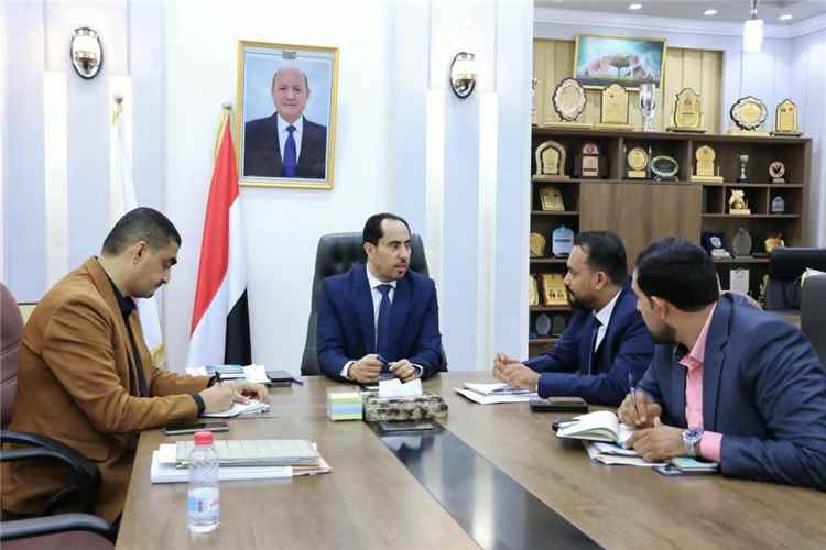 الوزير البكري يلتقي مدير عام مكتب الوزارة بساحل حضرموت